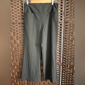 Vince Camuto Elegant Black Women's Pants Trousers, Gold tone Zipper. Size 6.